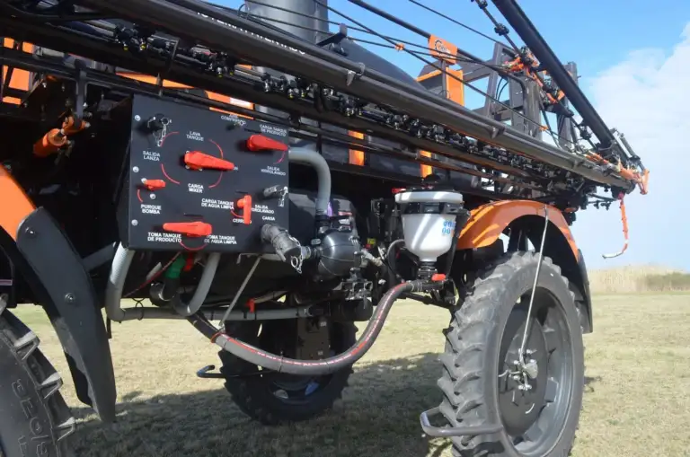 Pulverizador autopropulsado AR 3.6 S3 MC