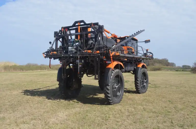 Pulverizador autopropulsado AR 3.6 S3 MC