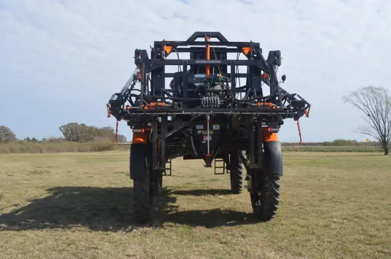 Pulverizador autopropulsado AR 3.6 S3 MC